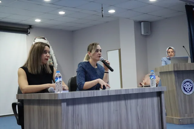 Erzincan'da Üniversite Mezunları Öğrencilerle Deneyimlerini Paylaştı