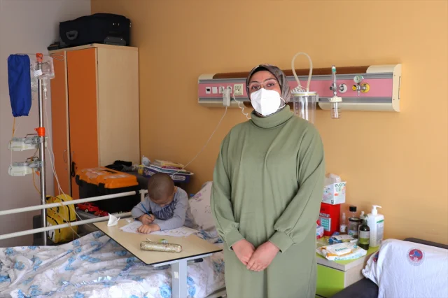Minik Muhammed Hem Lösemiyle Hem Derslerle Mücadele Ediyor