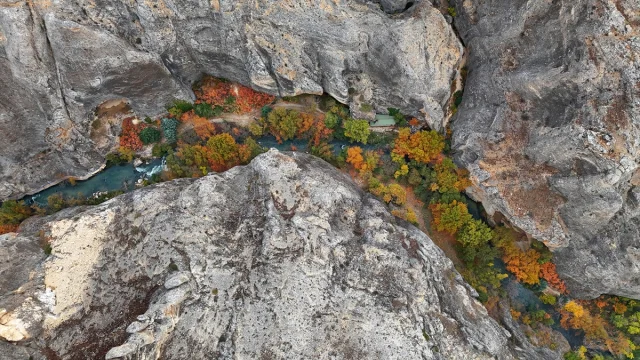 Tohma Kanyonu'nda Sonbaharın Büyüleyici Atmosferi