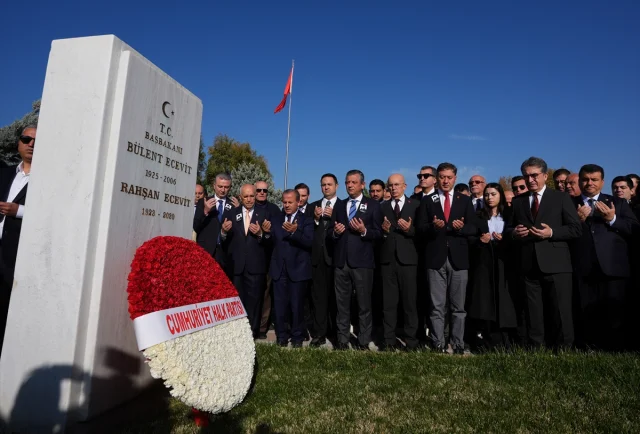 Özgür Özel'den Bülent Ecevit'in Azmini Hatırlatan Vefa Ziyareti