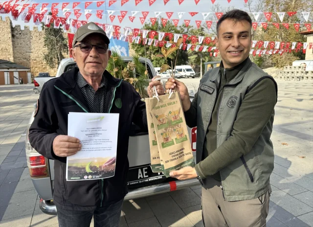 Sinop'ta Yeşil Vatan Seferberliği Fidan Dağıtımıyla Taçlandı