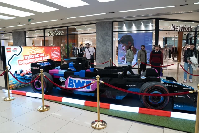 Devasa Lego Formula 1 Aracı Ankara'da Meraklılarını Bekliyor