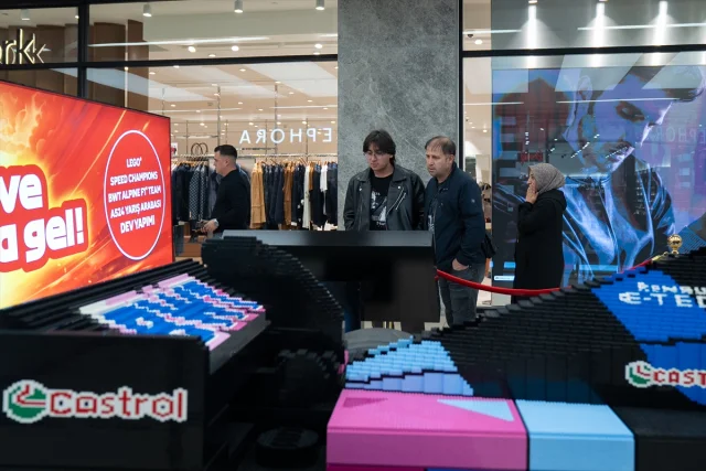 Devasa Lego Formula 1 Aracı Ankara'da Meraklılarını Bekliyor
