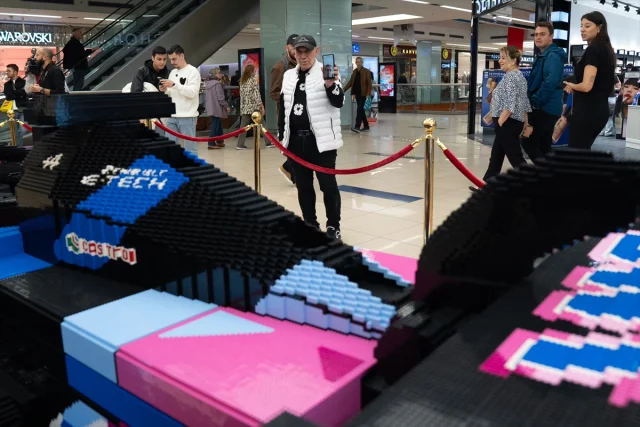 Devasa Lego Formula 1 Aracı Ankara'da Meraklılarını Bekliyor