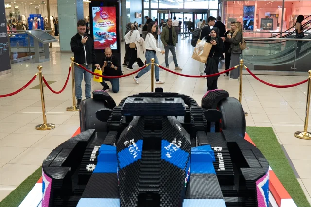 Devasa Lego Formula 1 Aracı Ankara'da Meraklılarını Bekliyor