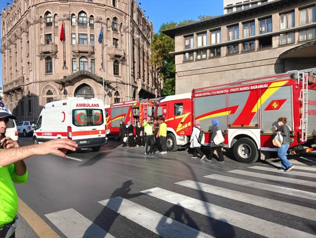ASBÜ'de Gaz Kaosu: Söndürme Sistemi Panik Yaratıyor