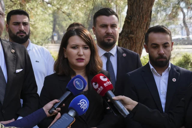 İzmir'de Tutuklu CHP'lilere Ziyaret Gündem Yarattı