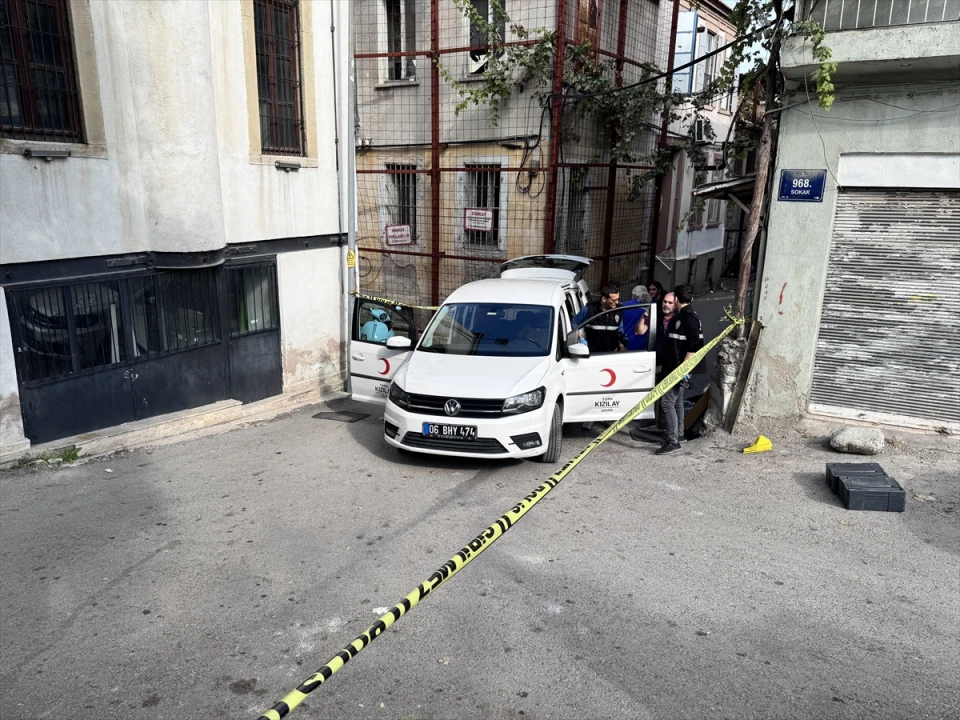 İzmir'de Trafikte Yol Vermeme Kavgası Kanlı Bitti