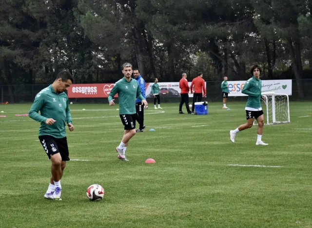 Sakaryaspor ile Serikspor'un Karşılaşması Öncesinde Heyecan Dorukta