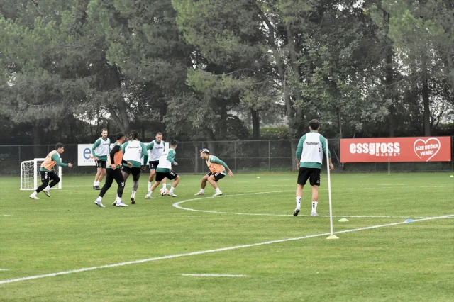 Sakaryaspor ile Serikspor'un Karşılaşması Öncesinde Heyecan Dorukta