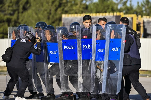 AA'nın Savaş Muhabirliği Eğitiminde Gazeteciler Gerçek Saha Koşullarına Hazırlanıyor
