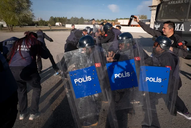 AA'nın Savaş Muhabirliği Eğitiminde Gazeteciler Gerçek Saha Koşullarına Hazırlanıyor