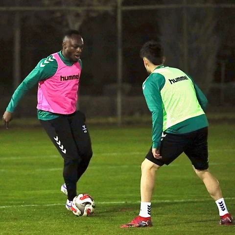 Konyaspor'un Karagümrük Karşılaşmasındaki Hazırlıkları Dikkat Çekiyor