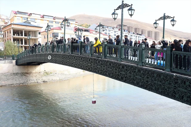 Mehmet Kavukcu'dan Çoruh Nehri'nde Etkileyici Arınma Performansı