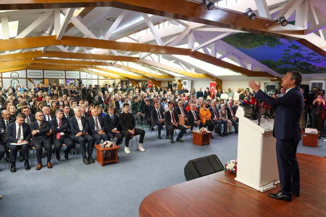 Özgür Özel: YÖK'ü Yok Edeceğiz, Gençlere Özgür Üniversiteler Sunacağız!
