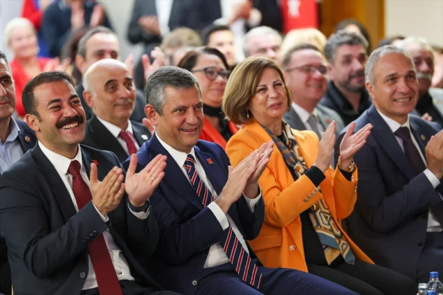 Özgür Özel: YÖK'ü Yok Edeceğiz, Gençlere Özgür Üniversiteler Sunacağız!
