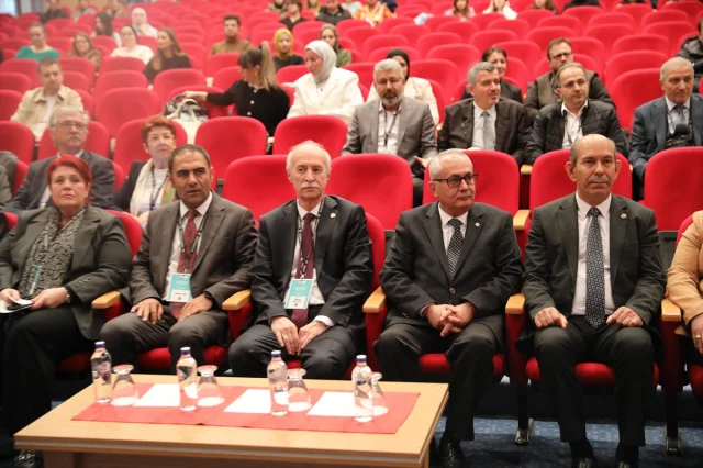 Edirne'de edebiyat dünyasında bir yıldız Halide Nusret Zorlutuna anıldı