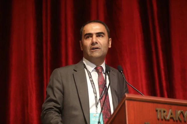 Edirne'de edebiyat dünyasında bir yıldız Halide Nusret Zorlutuna anıldı