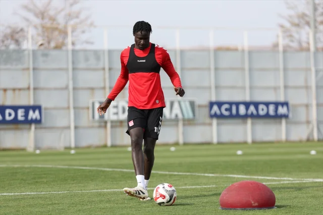Sivasspor'da Kritik Manisa FK Maçı Öncesi Hazırlıklar Sürüyor