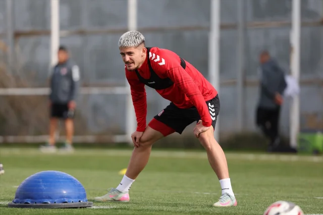 Sivasspor'da Kritik Manisa FK Maçı Öncesi Hazırlıklar Sürüyor