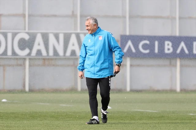 Sivasspor'da Kritik Manisa FK Maçı Öncesi Hazırlıklar Sürüyor