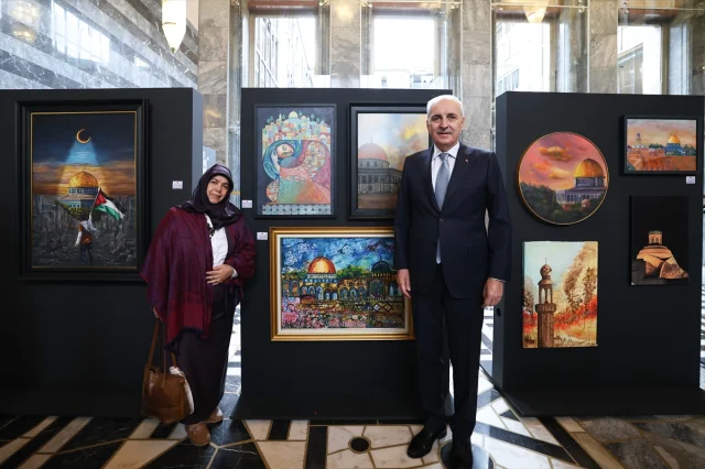 Numan Kurtulmuş'un Gezdiği Sergi: Hilalin Işığında Sanatla Anlam Buluyor