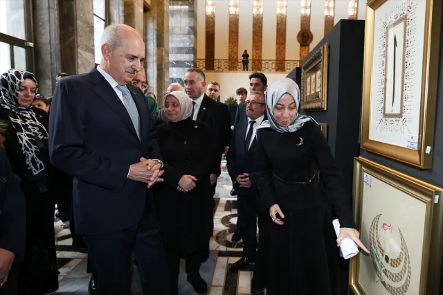 Numan Kurtulmuş'un Gezdiği Sergi: Hilalin Işığında Sanatla Anlam Buluyor