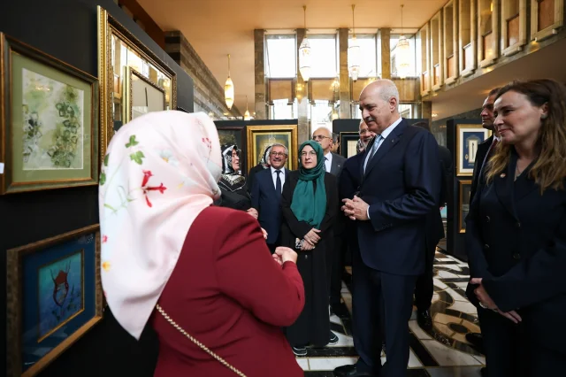 Numan Kurtulmuş'un Gezdiği Sergi: Hilalin Işığında Sanatla Anlam Buluyor