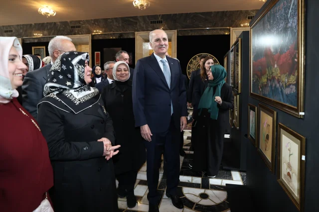 Numan Kurtulmuş'un Gezdiği Sergi: Hilalin Işığında Sanatla Anlam Buluyor