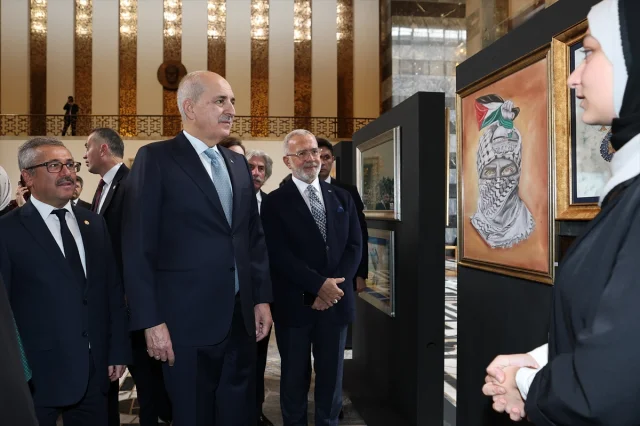 Numan Kurtulmuş'un Gezdiği Sergi: Hilalin Işığında Sanatla Anlam Buluyor