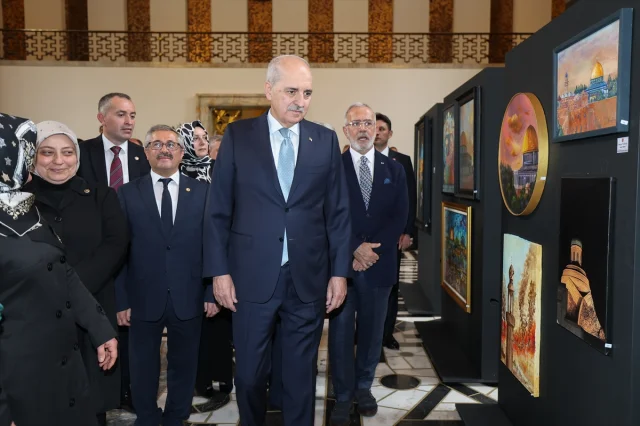 Numan Kurtulmuş'un Gezdiği Sergi: Hilalin Işığında Sanatla Anlam Buluyor