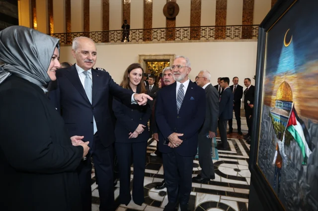 Numan Kurtulmuş'un Gezdiği Sergi: Hilalin Işığında Sanatla Anlam Buluyor
