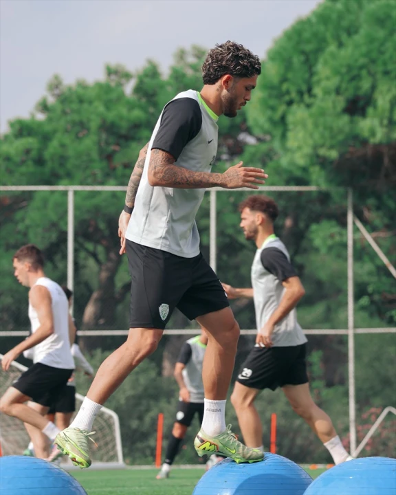 Serikspor'un Sakaryaspor Deplasmanına Hazırlıkları Sürüyor