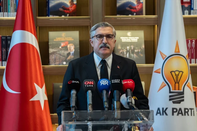 Deprem Bölgesinde İnşaat Hız Kesmiyor: AK Parti'den Önemli Açıklamalar