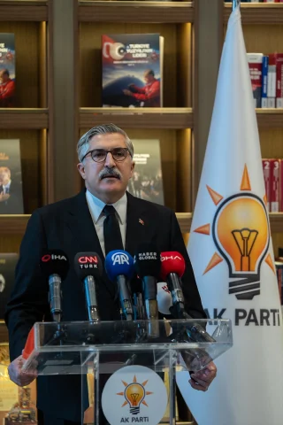 Deprem Bölgesinde İnşaat Hız Kesmiyor: AK Parti'den Önemli Açıklamalar