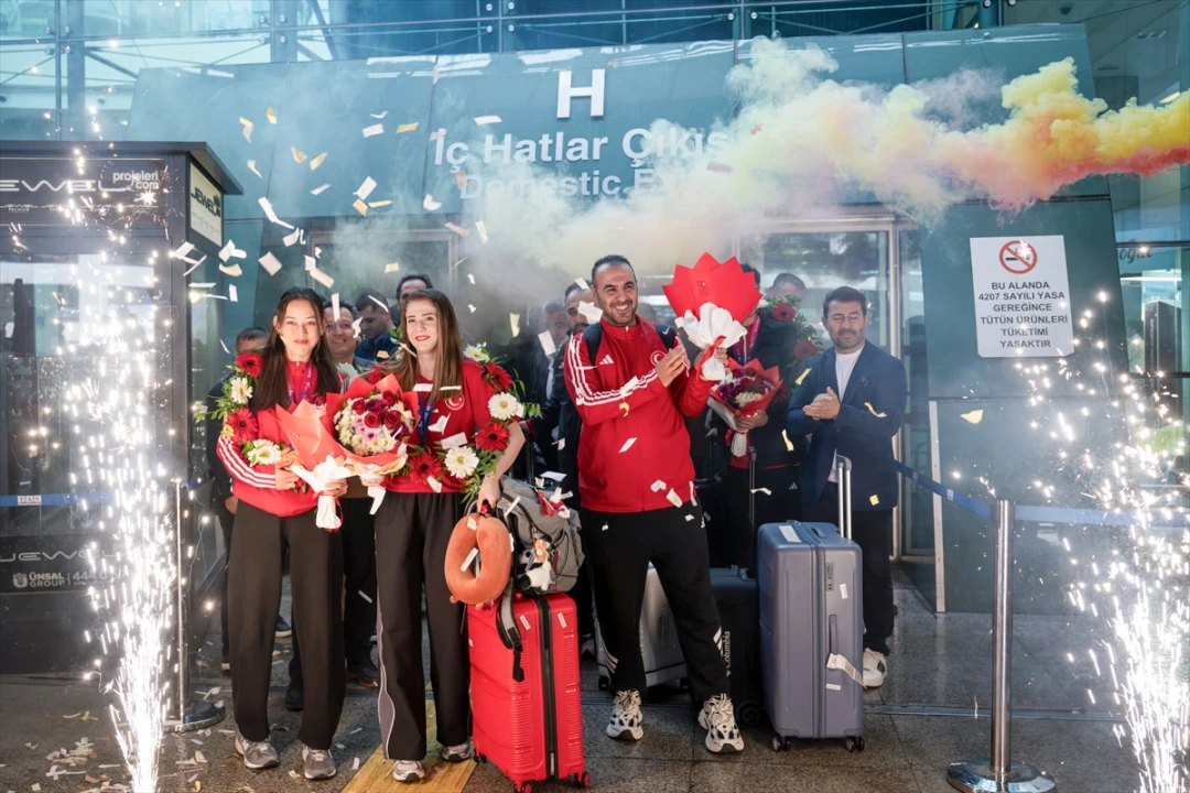 Milli tekvandocular Ankara'da coşkuyla karşılandı