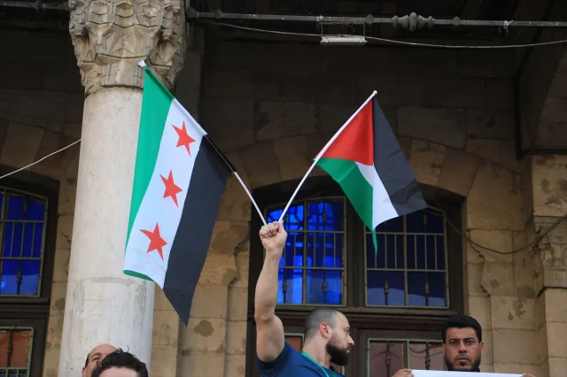 Şam'da Gazze ve Sudan İçin Düzenlenen Dayanışma Gösterisi Merak Uyandırdı
