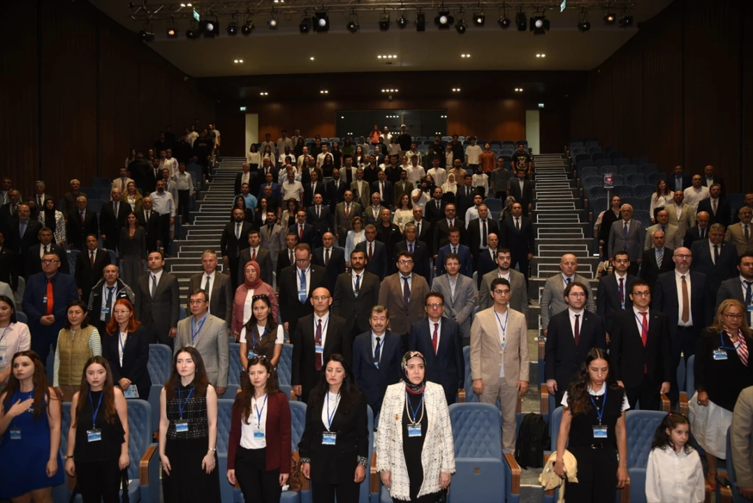 Kıbrıs'ta Birlik Dalgası: 5. Manas Forumu Başladı