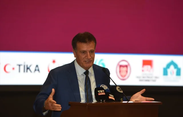 Kıbrıs'ta Birlik Dalgası: 5. Manas Forumu Başladı