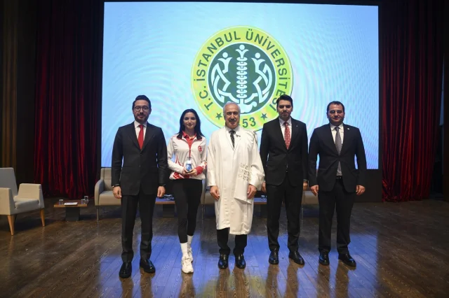 İstanbul Üniversitesi'nde Bilim Toplumu Yolunda Öne Çıkan Anlar