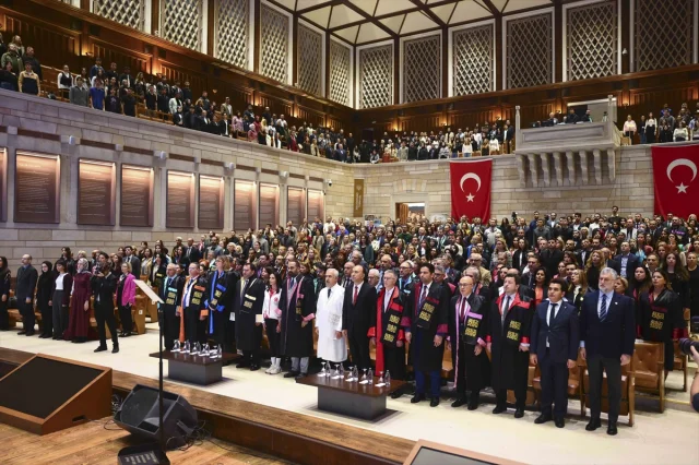 İstanbul Üniversitesi'nde Bilim Toplumu Yolunda Öne Çıkan Anlar