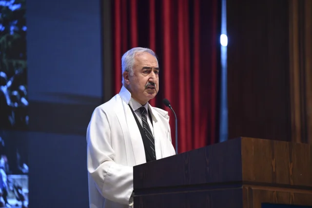 İstanbul Üniversitesi'nde Bilim Toplumu Yolunda Öne Çıkan Anlar