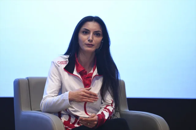 İstanbul Üniversitesi'nde Bilim Toplumu Yolunda Öne Çıkan Anlar