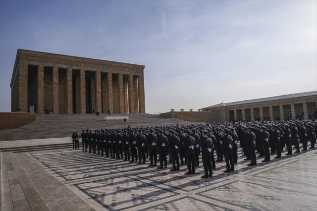 Emniyet Genel Müdürü Demirtaş ile Duygusal Anıtkabir Töreni
