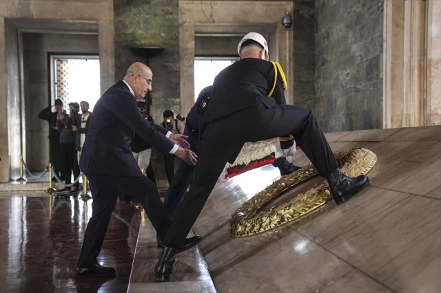 Emniyet Genel Müdürü Demirtaş ile Duygusal Anıtkabir Töreni