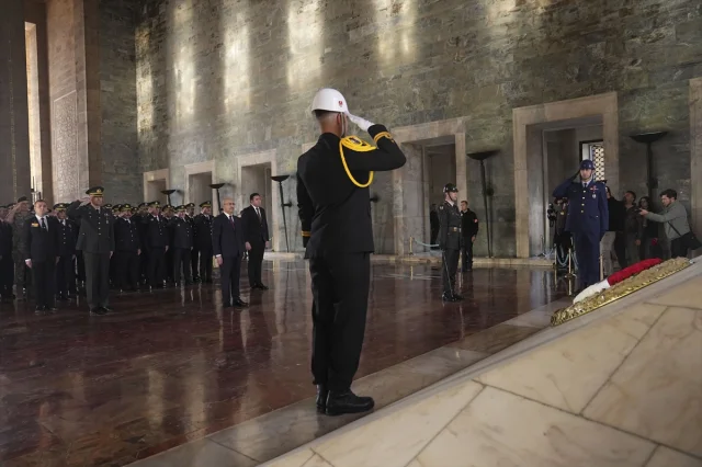 Emniyet Genel Müdürü Demirtaş ile Duygusal Anıtkabir Töreni