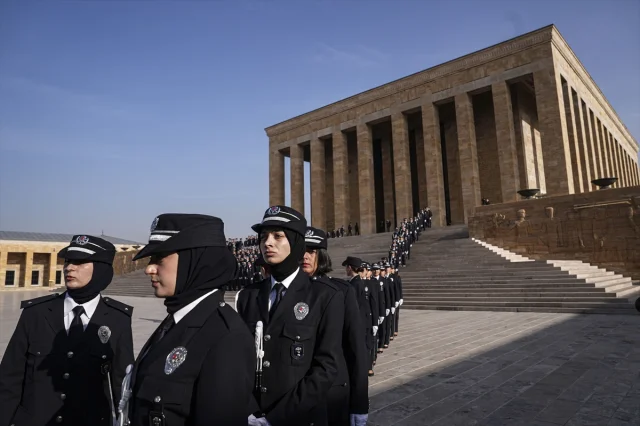 Emniyet Genel Müdürü Demirtaş ile Duygusal Anıtkabir Töreni