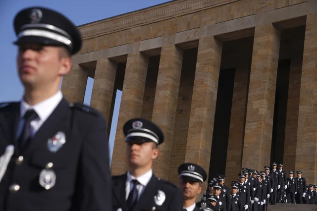 Emniyet Genel Müdürü Demirtaş ile Duygusal Anıtkabir Töreni