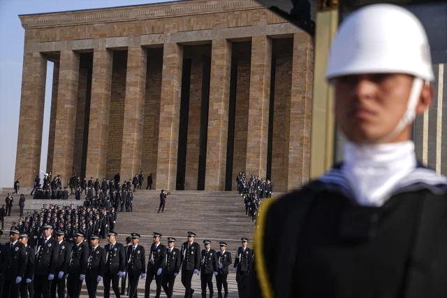 Emniyet Genel Müdürü Demirtaş ile Duygusal Anıtkabir Töreni