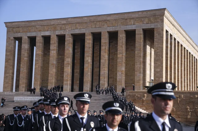 Emniyet Genel Müdürü Demirtaş ile Duygusal Anıtkabir Töreni